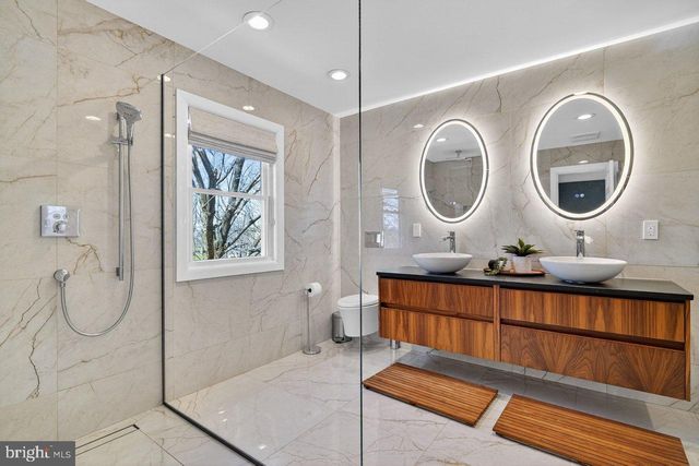 101 MILL POND RD, Belle Mead, NJ 08502