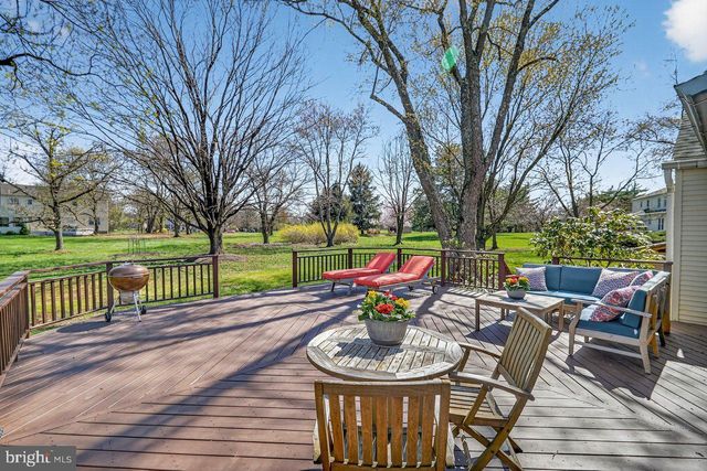 101 MILL POND RD, Belle Mead, NJ 08502