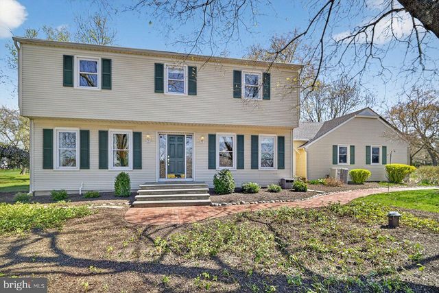 101 MILL POND RD, Belle Mead, NJ 08502