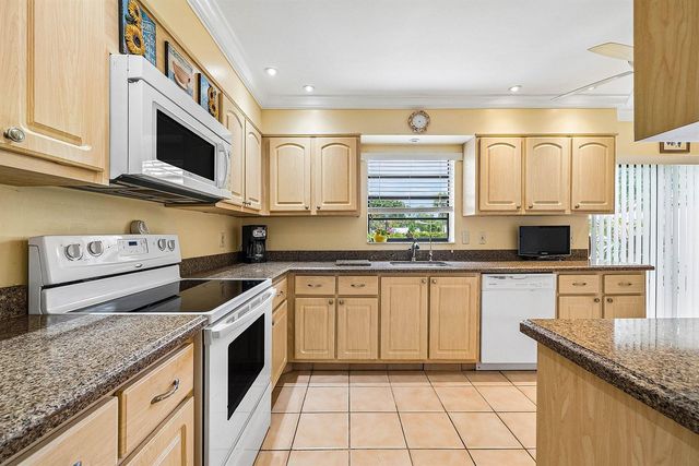 21875 Arriba Real 18b, Boca Raton, FL 33433