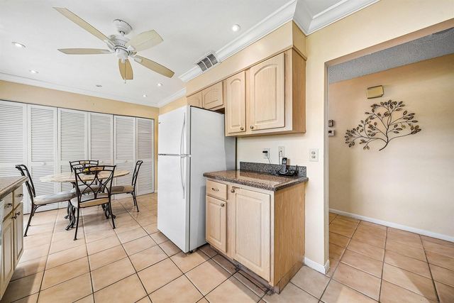 21875 Arriba Real 18b, Boca Raton, FL 33433