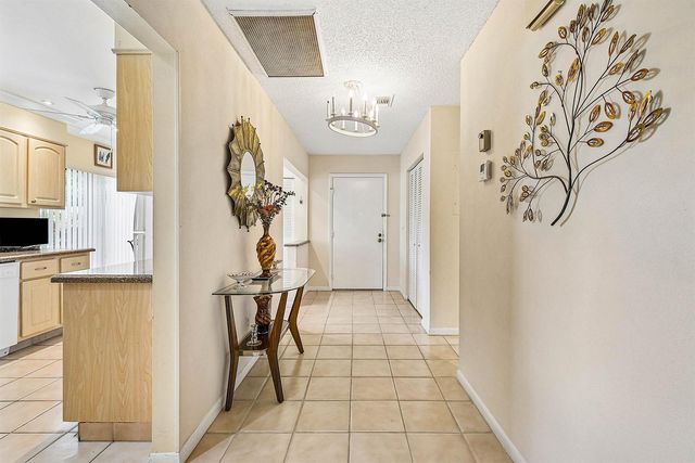 21875 Arriba Real 18b, Boca Raton, FL 33433