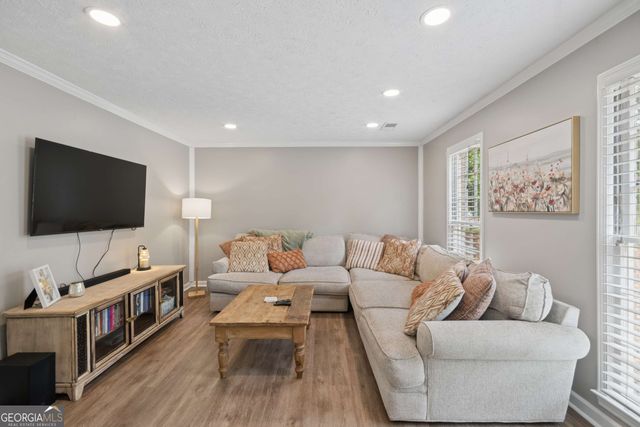 105 Sweetwood Way, Roswell, GA 30076