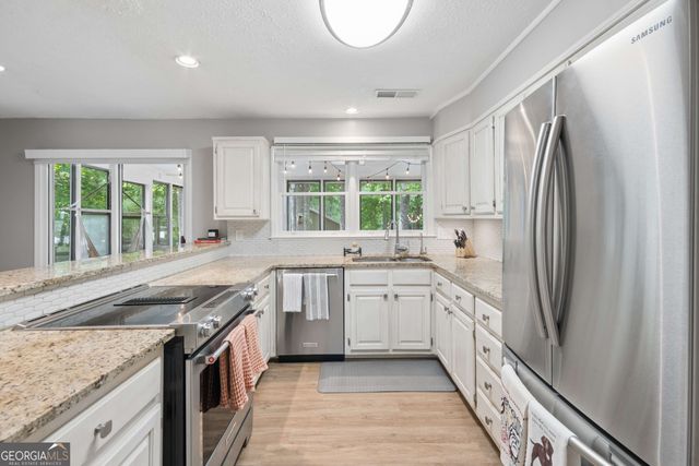 105 Sweetwood Way, Roswell, GA 30076