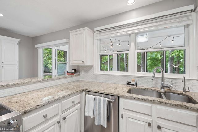 105 Sweetwood Way, Roswell, GA 30076