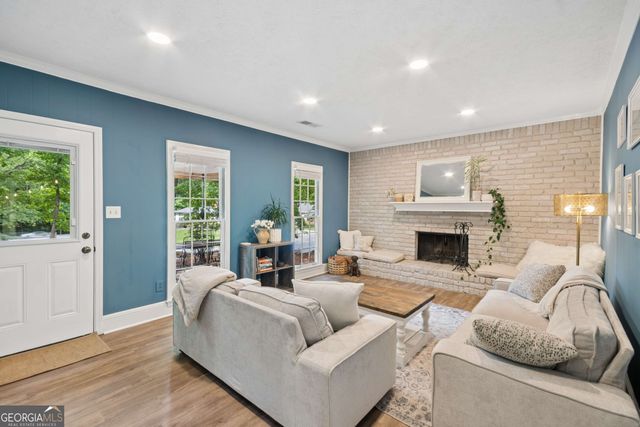 105 Sweetwood Way, Roswell, GA 30076