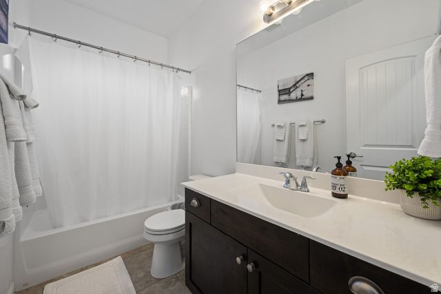 566 N SAGE CREST DR, Washington, UT 84780