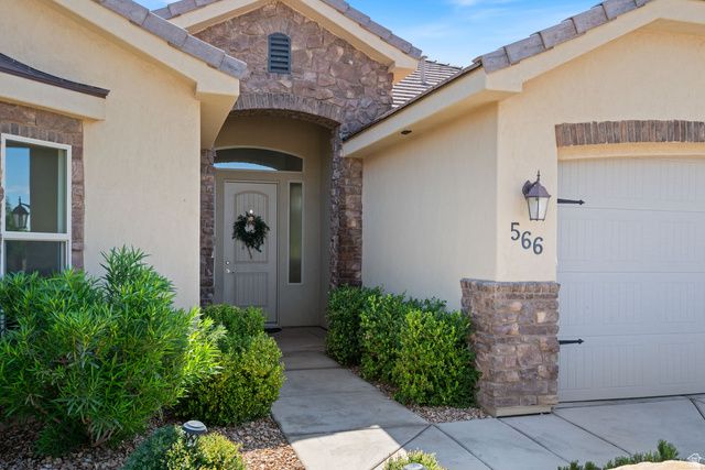 566 N SAGE CREST DR, Washington, UT 84780