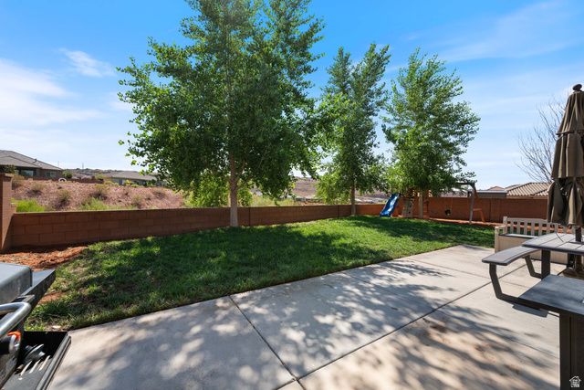 566 N SAGE CREST DR, Washington, UT 84780