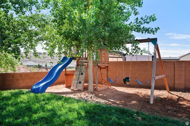 566 N SAGE CREST DR, Washington, UT 84780