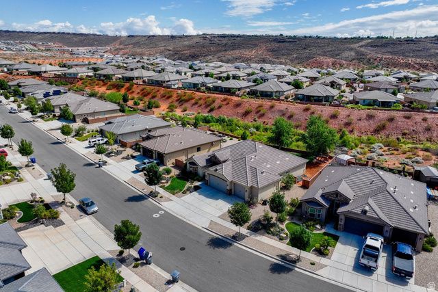 566 N SAGE CREST DR, Washington, UT 84780