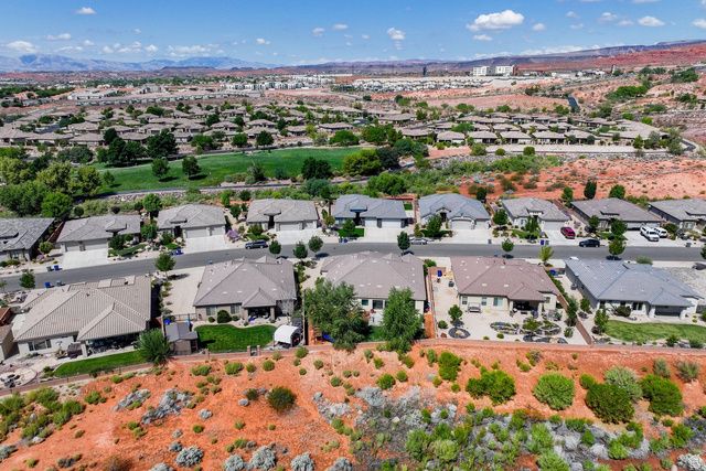 566 N SAGE CREST DR, Washington, UT 84780