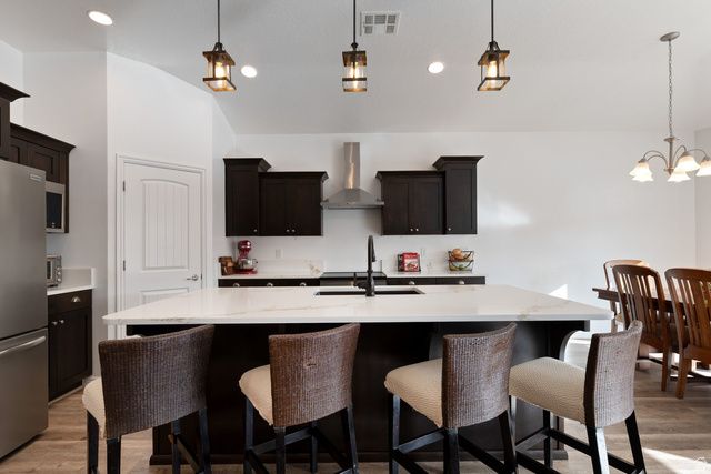 566 N SAGE CREST DR, Washington, UT 84780