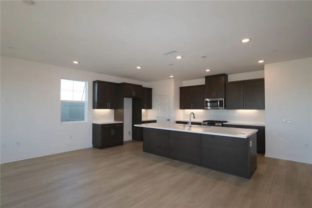 3718 Crossen Drive, Corona, CA 92883