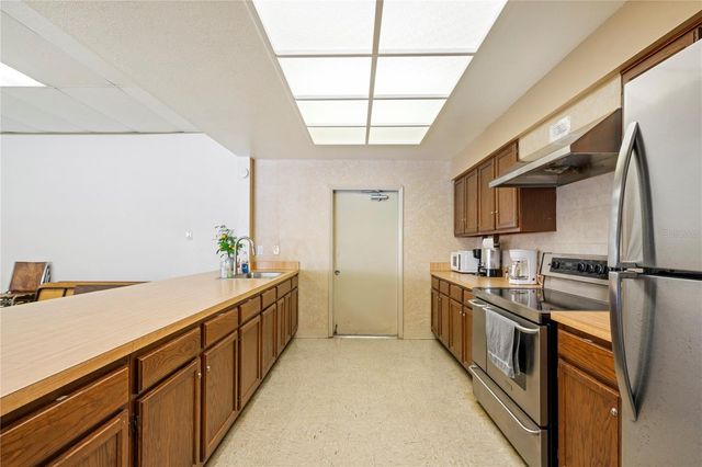 7360 ULMERTON ROAD 15D, Largo, FL 33771