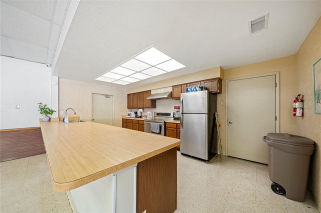 7360 ULMERTON ROAD 15D, Largo, FL 33771