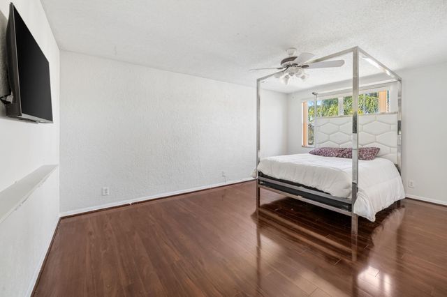 1895 Vista Way, Margate, FL 33063