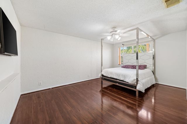 1895 Vista Way, Margate, FL 33063