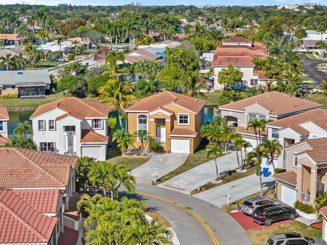 1895 Vista Way, Margate, FL 33063