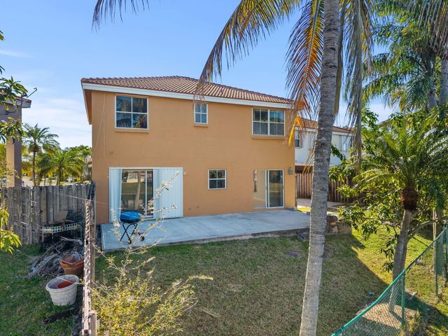 1895 Vista Way, Margate, FL 33063