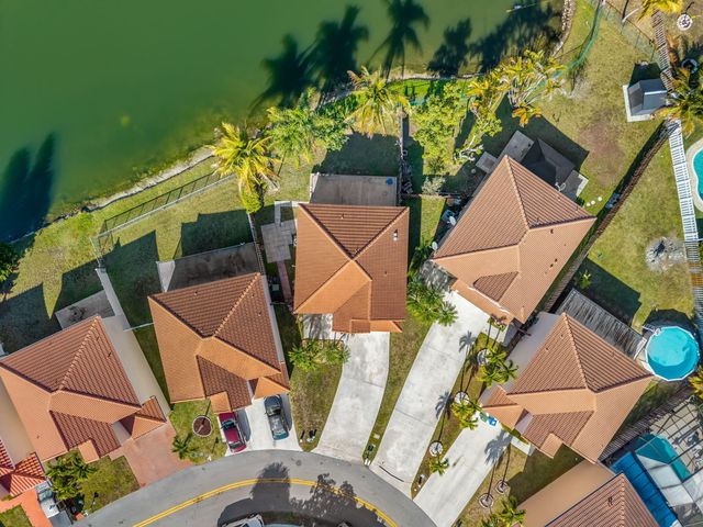 1895 Vista Way, Margate, FL 33063