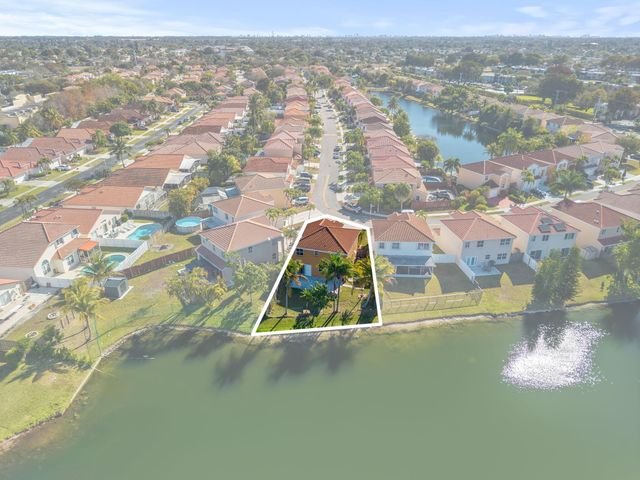 1895 Vista Way, Margate, FL 33063