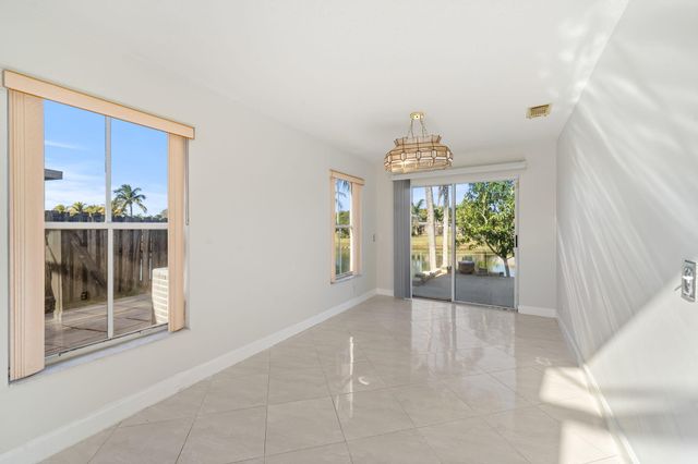 1895 Vista Way, Margate, FL 33063