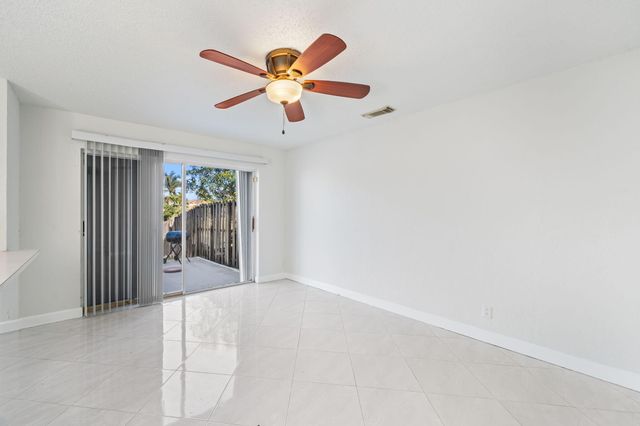 1895 Vista Way, Margate, FL 33063