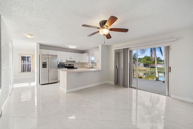 1895 Vista Way, Margate, FL 33063