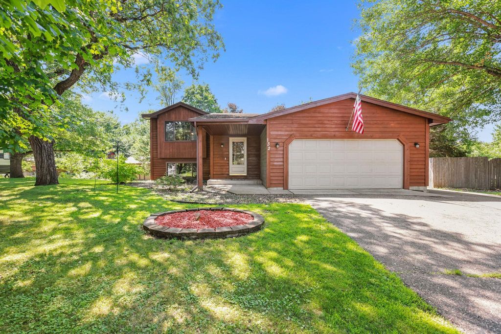 132 116th Avenue NE, Blaine, MN 55434