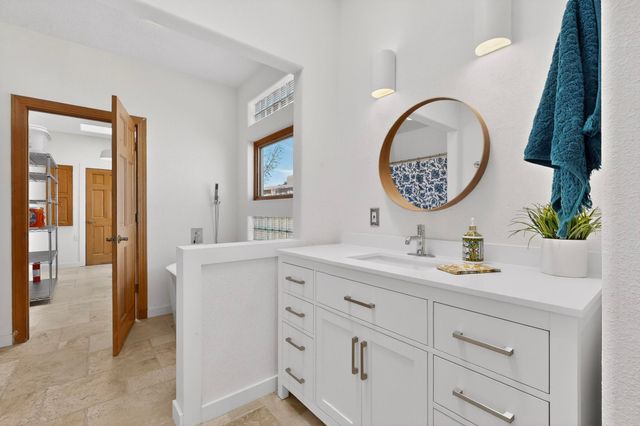 5118 Guadalupe Trail NW, Albuquerque, NM 87107