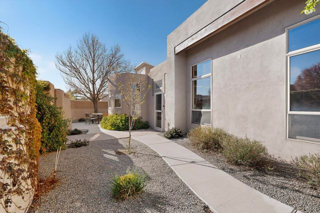 5118 Guadalupe Trail NW, Albuquerque, NM 87107