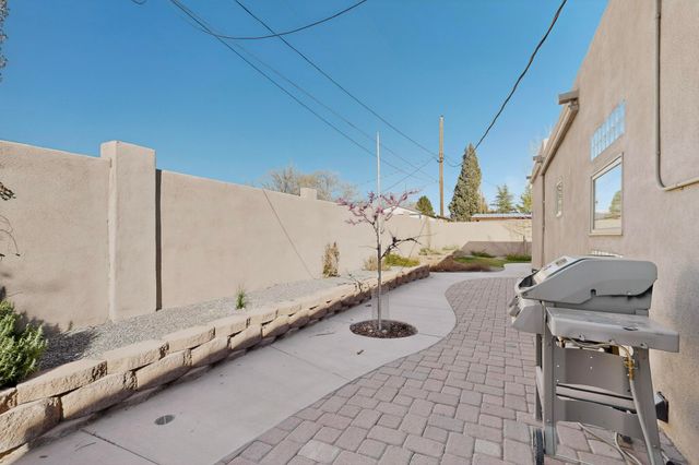 5118 Guadalupe Trail NW, Albuquerque, NM 87107