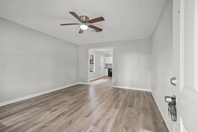 1100 Gilbert Avenue, Bay City, TX 77414