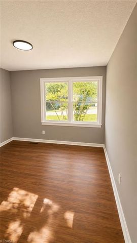 462 Mcpherson Drive, Mebane, NC 27302
