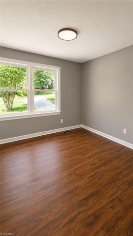 462 Mcpherson Drive, Mebane, NC 27302