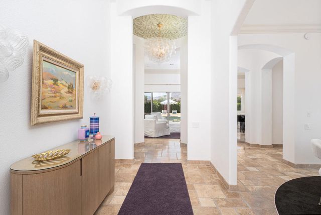 595 E Bogert Trail, Palm Springs, CA 92264