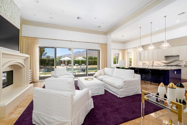595 E Bogert Trail, Palm Springs, CA 92264