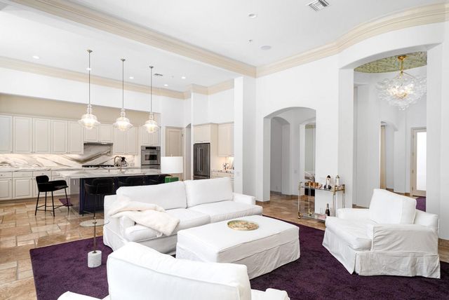 595 E Bogert Trail, Palm Springs, CA 92264