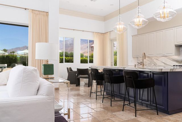 595 E Bogert Trail, Palm Springs, CA 92264