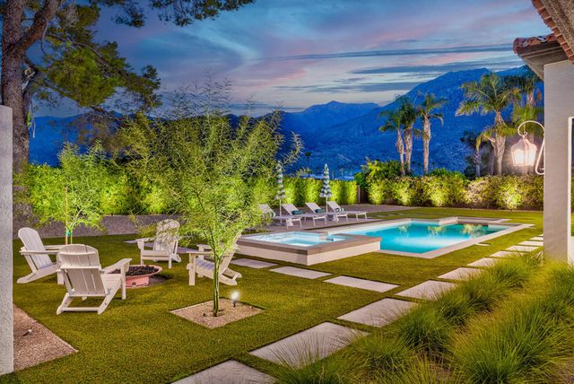 595 E Bogert Trail, Palm Springs, CA 92264