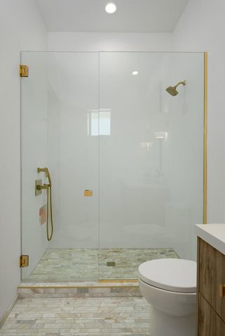 595 E Bogert Trail, Palm Springs, CA 92264