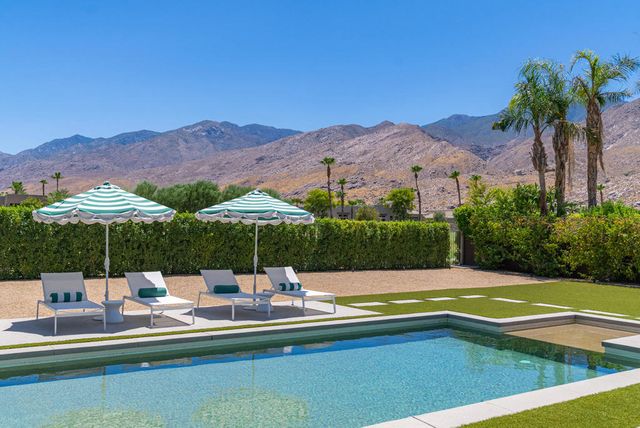 595 E Bogert Trail, Palm Springs, CA 92264
