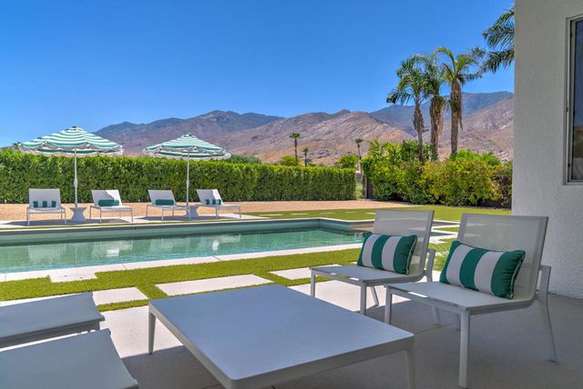 595 E Bogert Trail, Palm Springs, CA 92264