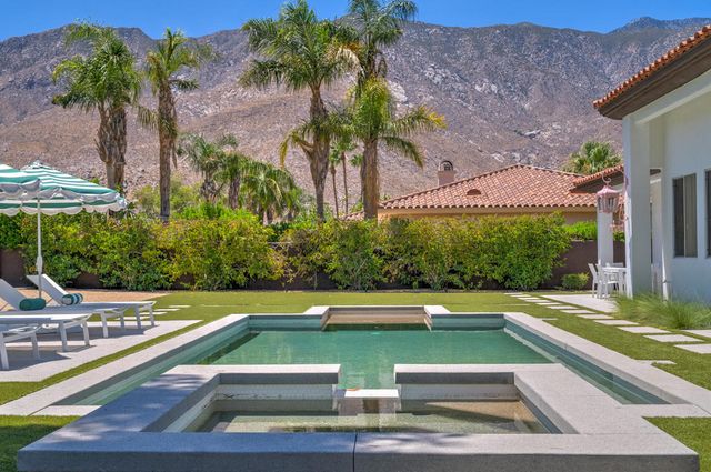 595 E Bogert Trail, Palm Springs, CA 92264
