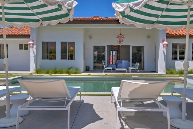595 E Bogert Trail, Palm Springs, CA 92264