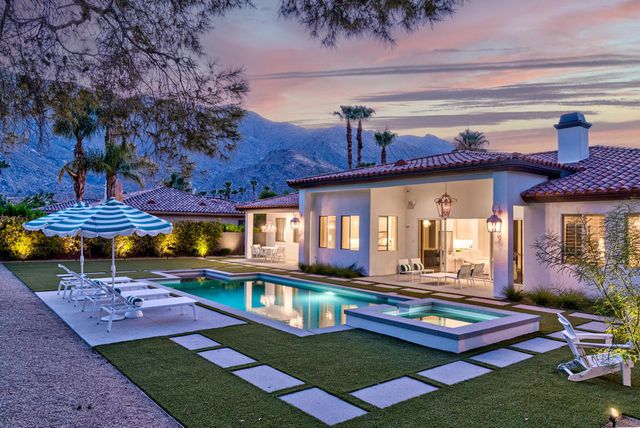 595 E Bogert Trail, Palm Springs, CA 92264