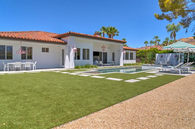 595 E Bogert Trail, Palm Springs, CA 92264