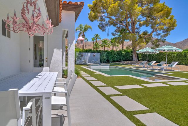 595 E Bogert Trail, Palm Springs, CA 92264