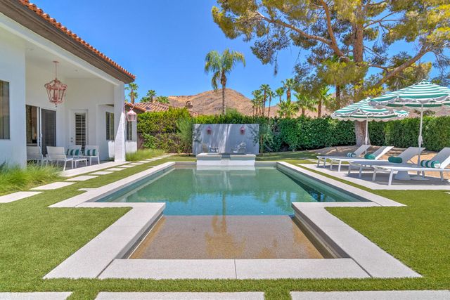 595 E Bogert Trail, Palm Springs, CA 92264